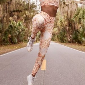 NWOT Aerie Crossover Waist Printed Leggings